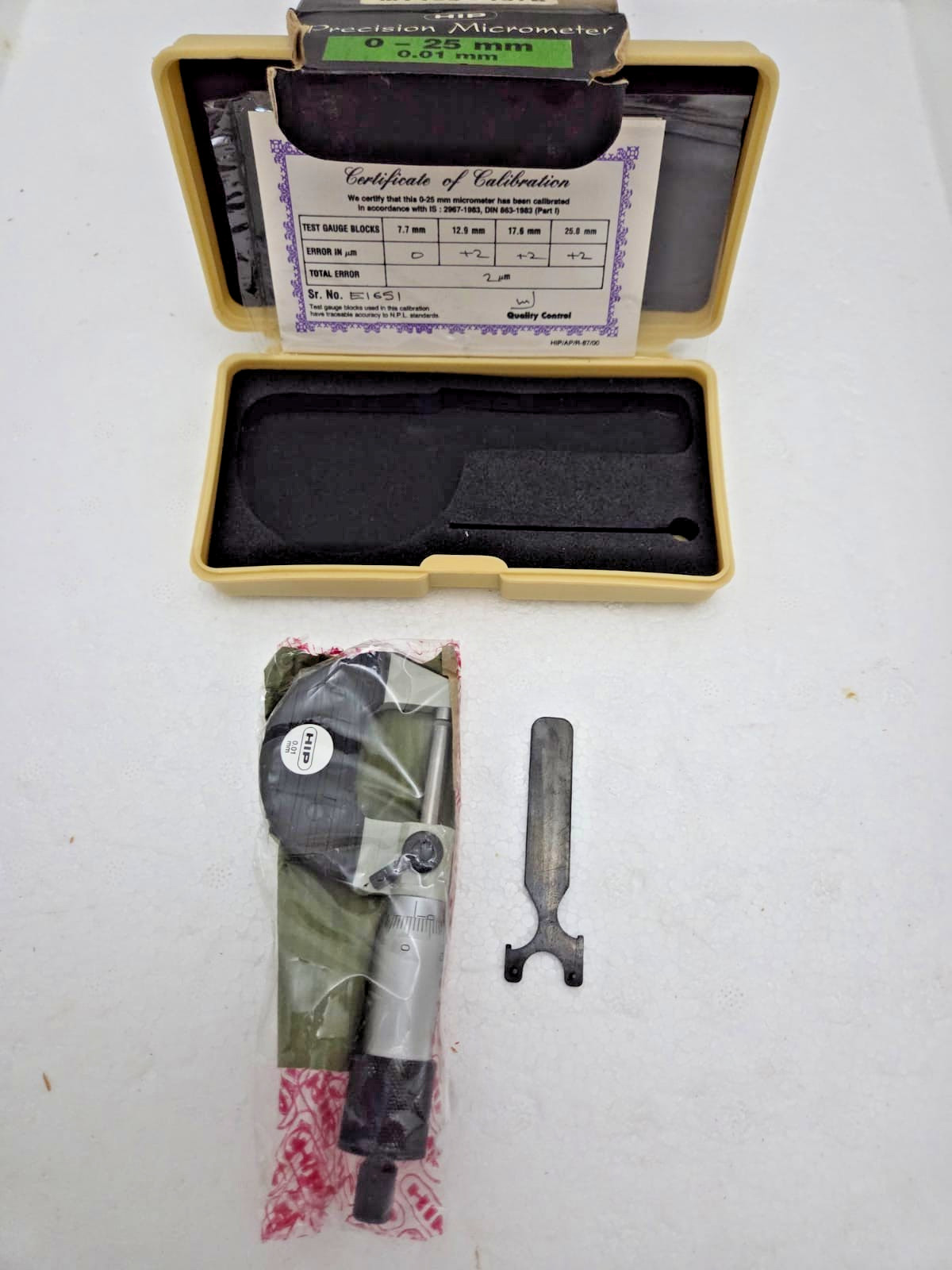 Baker MT103 - 137B Precision Outside Micrometer 0-25mm / 0.01mm Grad