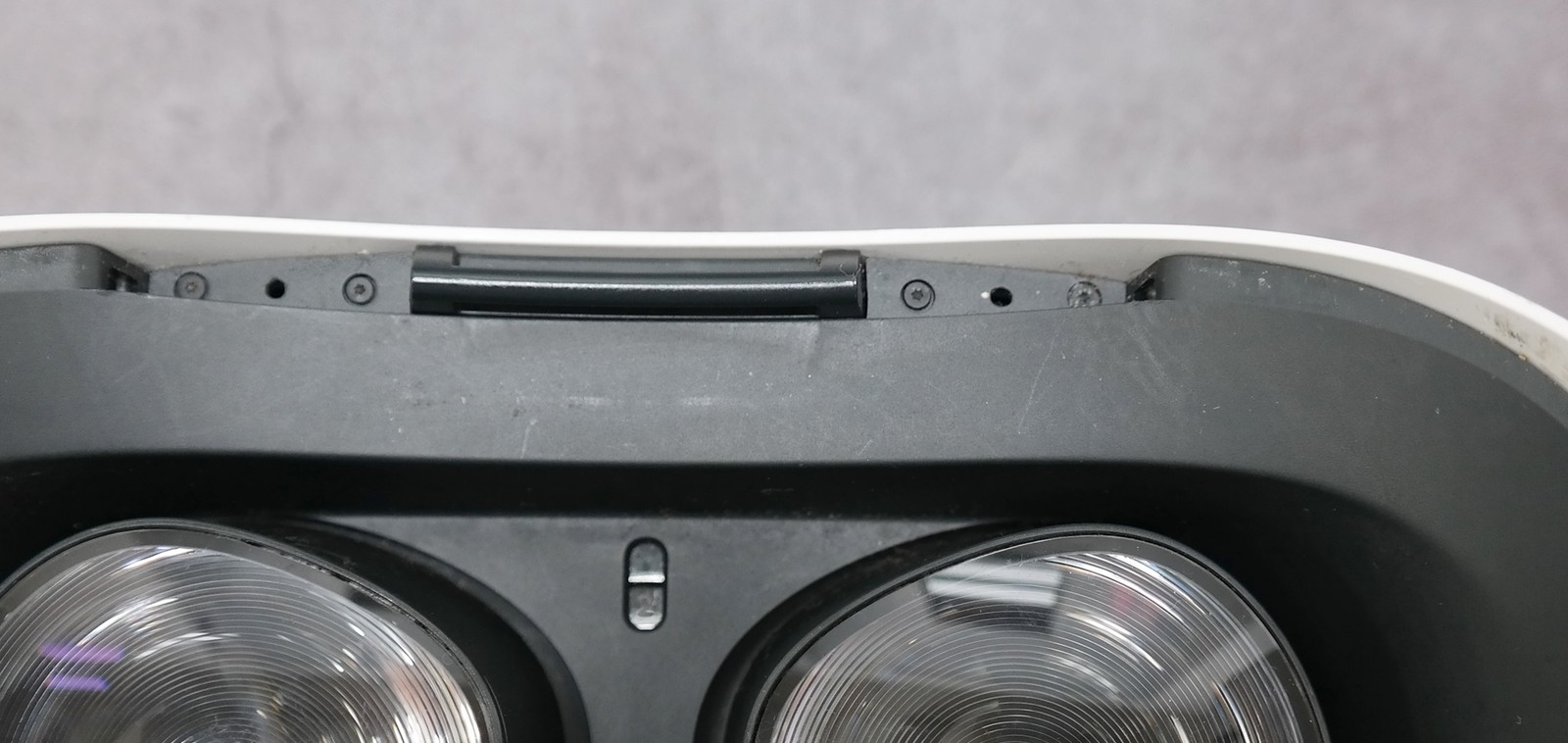 Meta Quest 2 128GB Advanced All-In-One VR Headset DAMAGED