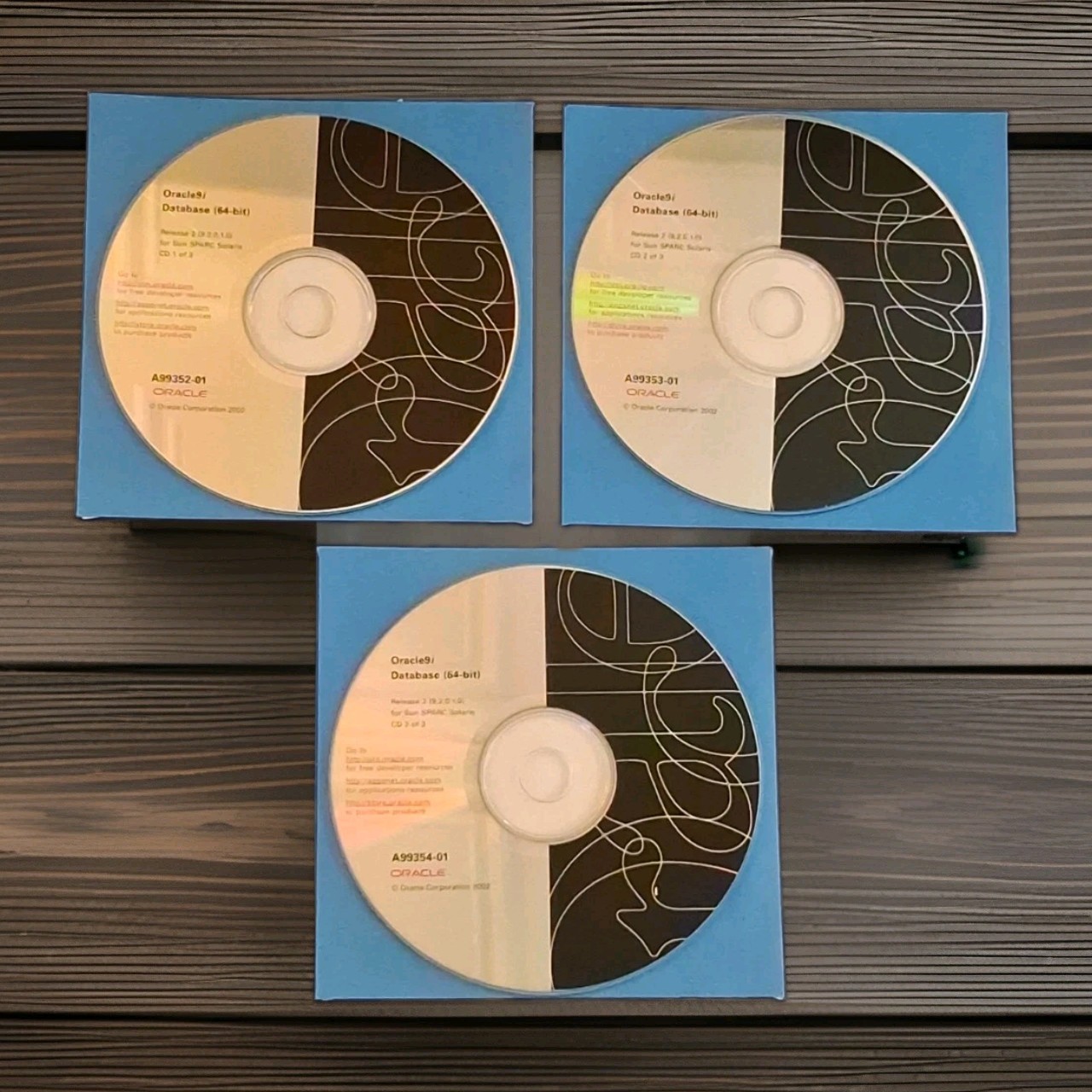 Oracle9i Database Release 2 64-bit SPARC & Solaris 3CDs set 9.2.0.1.0 Scarce