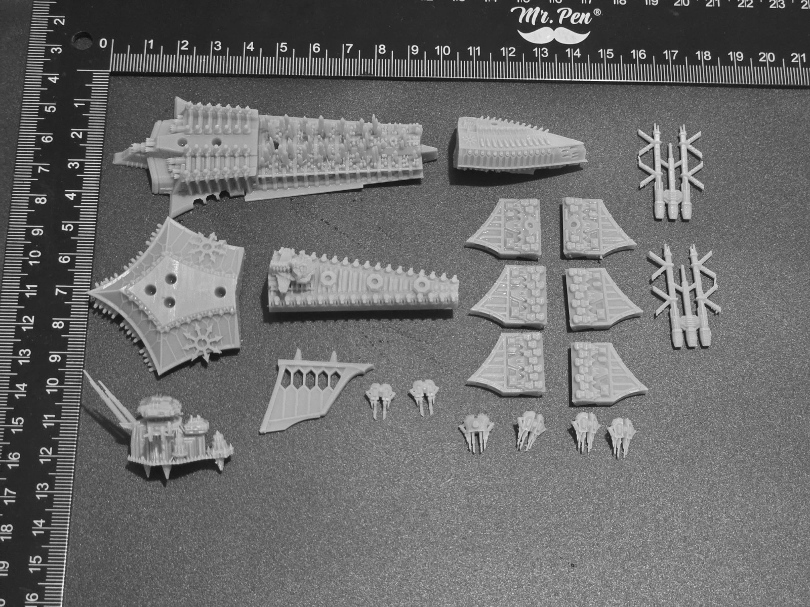 Battlefleet Gothic Chaos Glorina Battleship C - Compatible with  BFG Ship x1