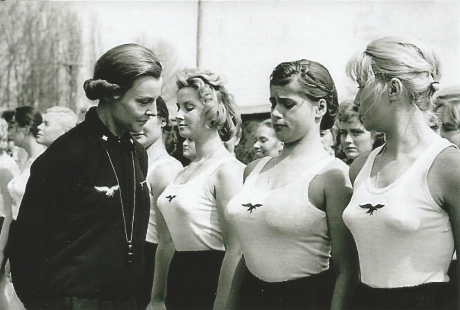 WW II German Photo --   ..The League of German Girls  Bdm...