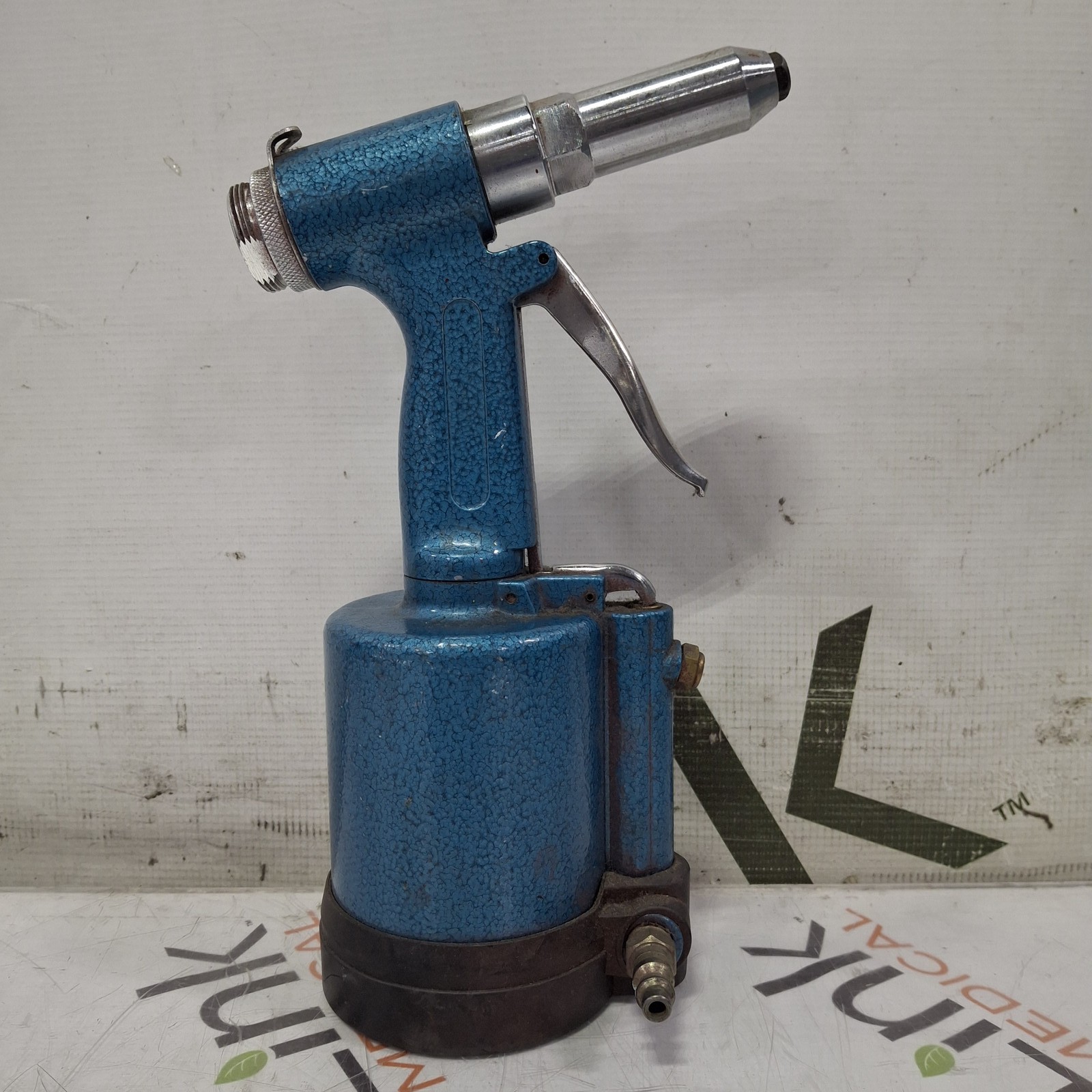 Central Pneumatic Air Hydraulic Riveter