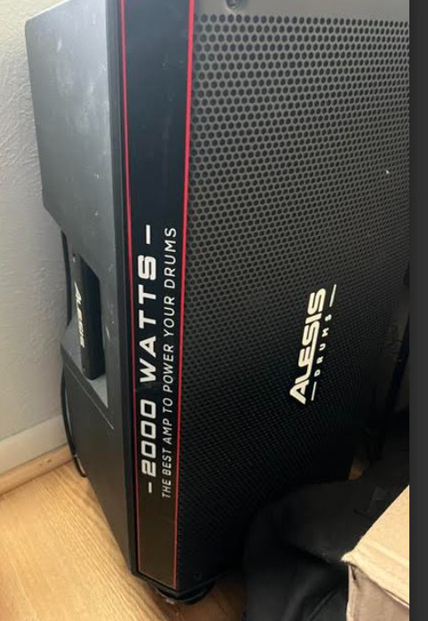 Alesis Strike Amp 8 2000-Watt Portable Speaker/Amplifier for Electronic Drum