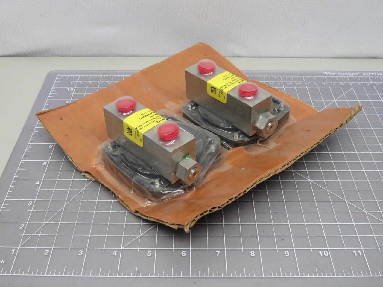 LOT OF 2 MID-WEST INSTRUMENT 120SA-10-OO 316 SS PRESSURE SWITCH T162385