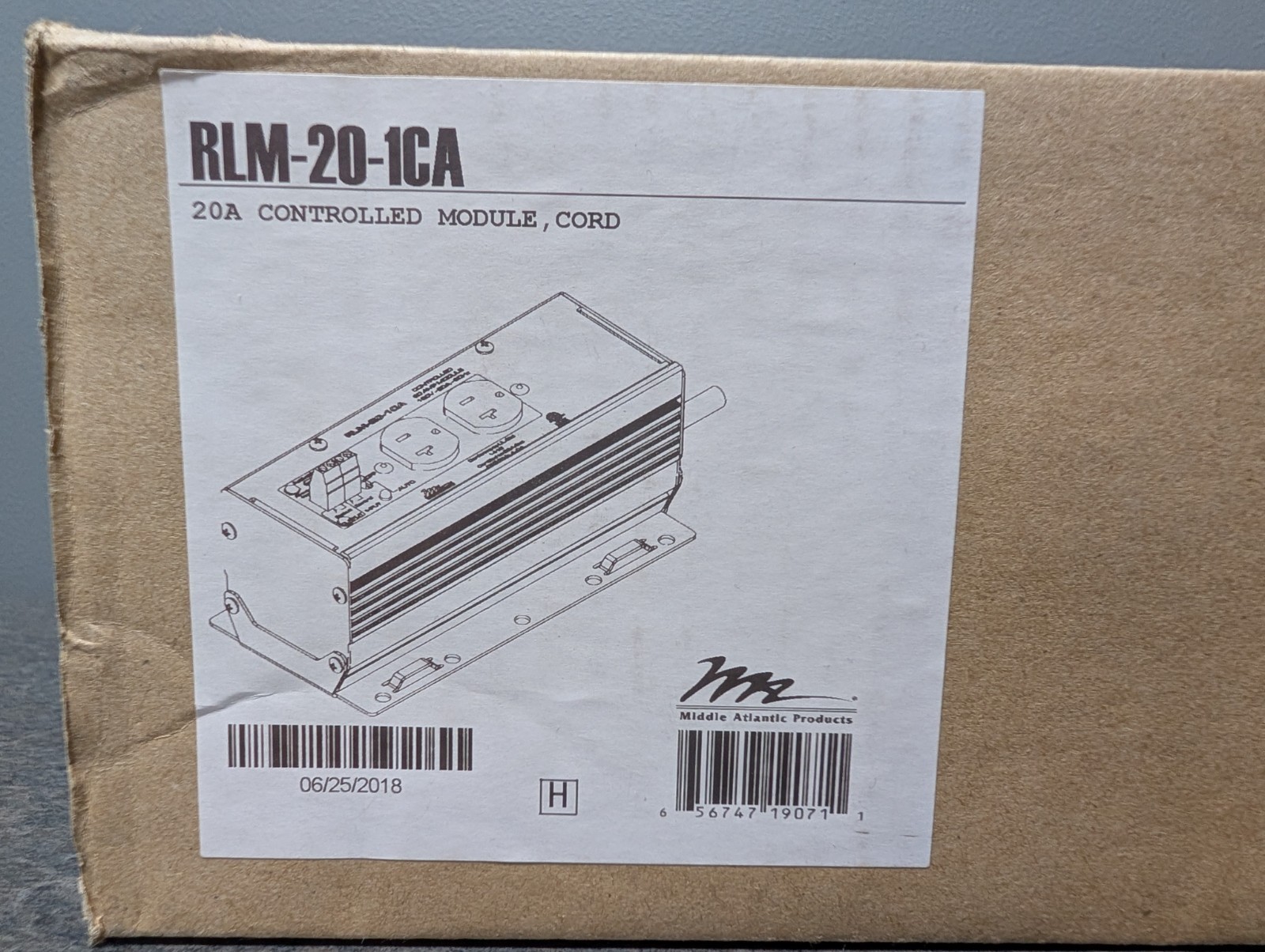 Middle Atlantic RLM-20-1CA 20A Controlled Module, Cord