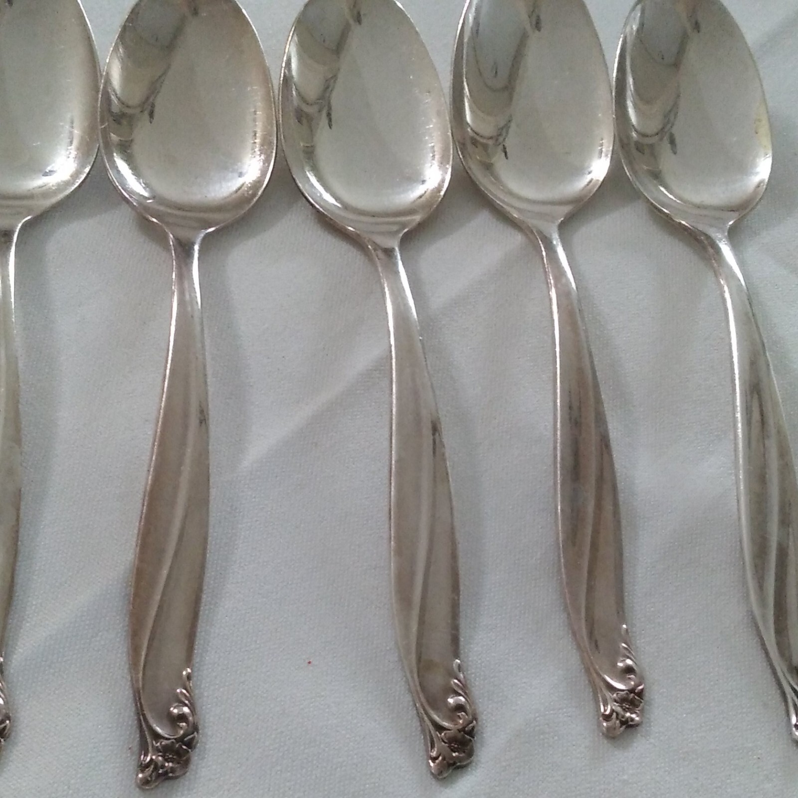 5  WM Rogers & Son Gaiety Silverplate Teaspoons