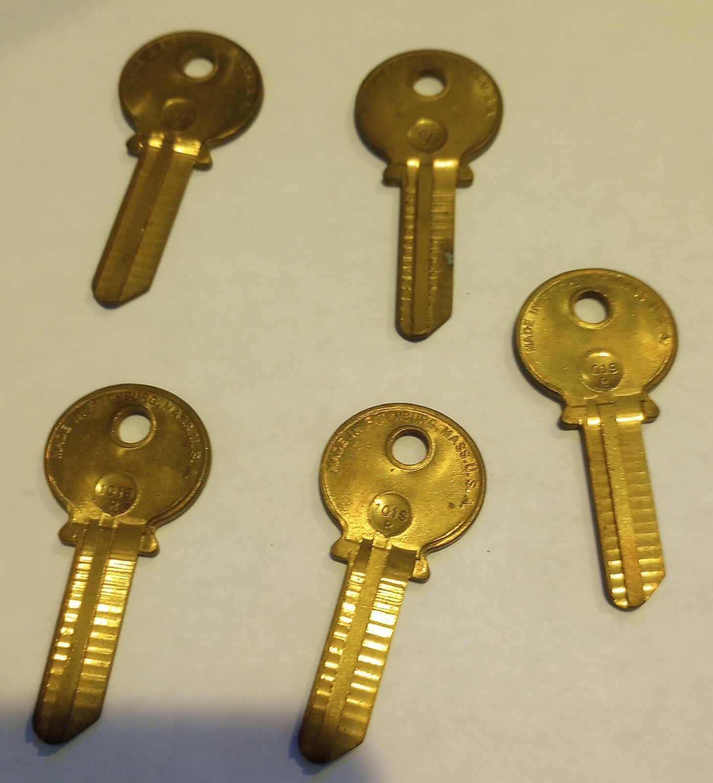 SET OF 18 ILCO 1019R AUTOMOTIVE KEY BLANKS