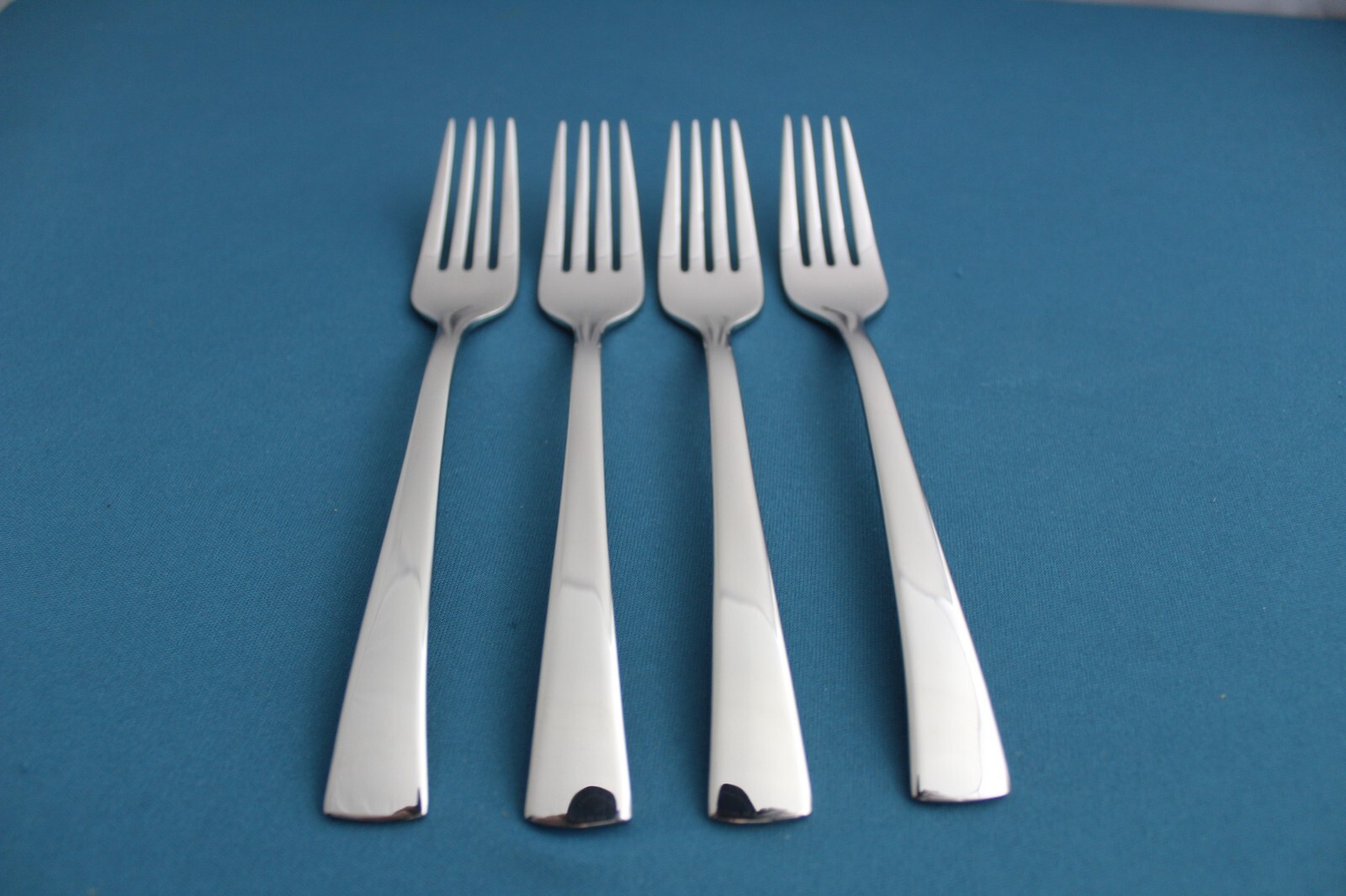 Zwilling J A Henckels BELLASERA Salad Forks (Set of 4) Glossy 18/10 NEW 7 1/8"