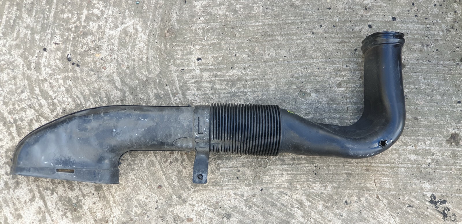 MERCEDES E, C CLASS W212 C207 W204 AIR INTAKE PIPE DUCT A6510903437