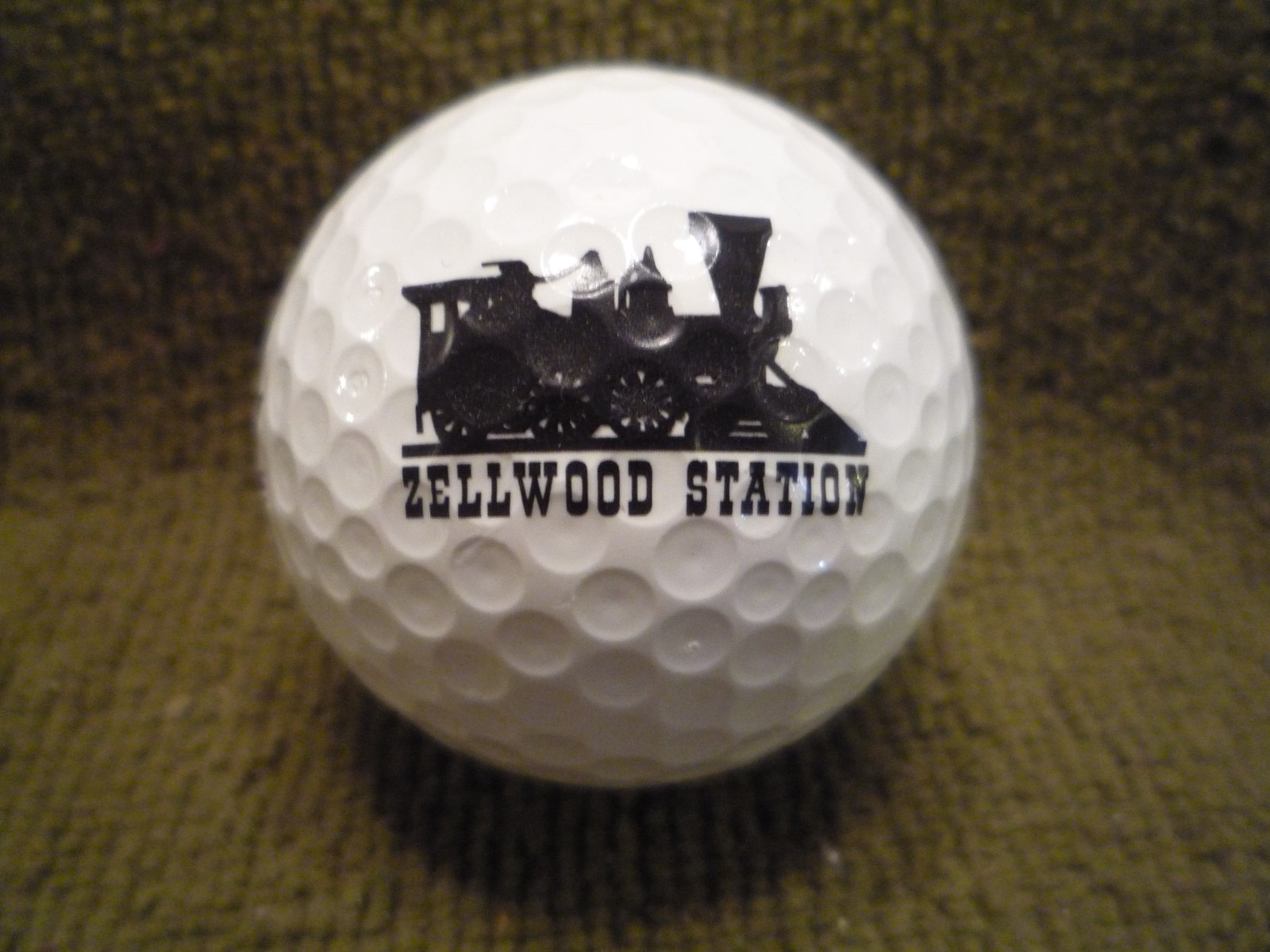 ZELLWOOD STATION Golf Course logo golf ball (Zellwood, FL) ~ unused [#F.1]