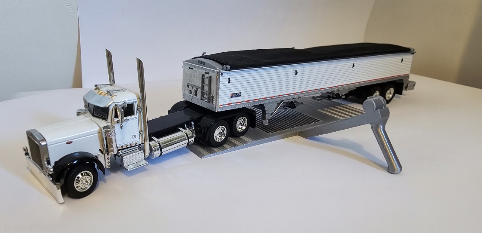 1 64 Scale 3d Printed Grain Pit With Grain Leg  Silver