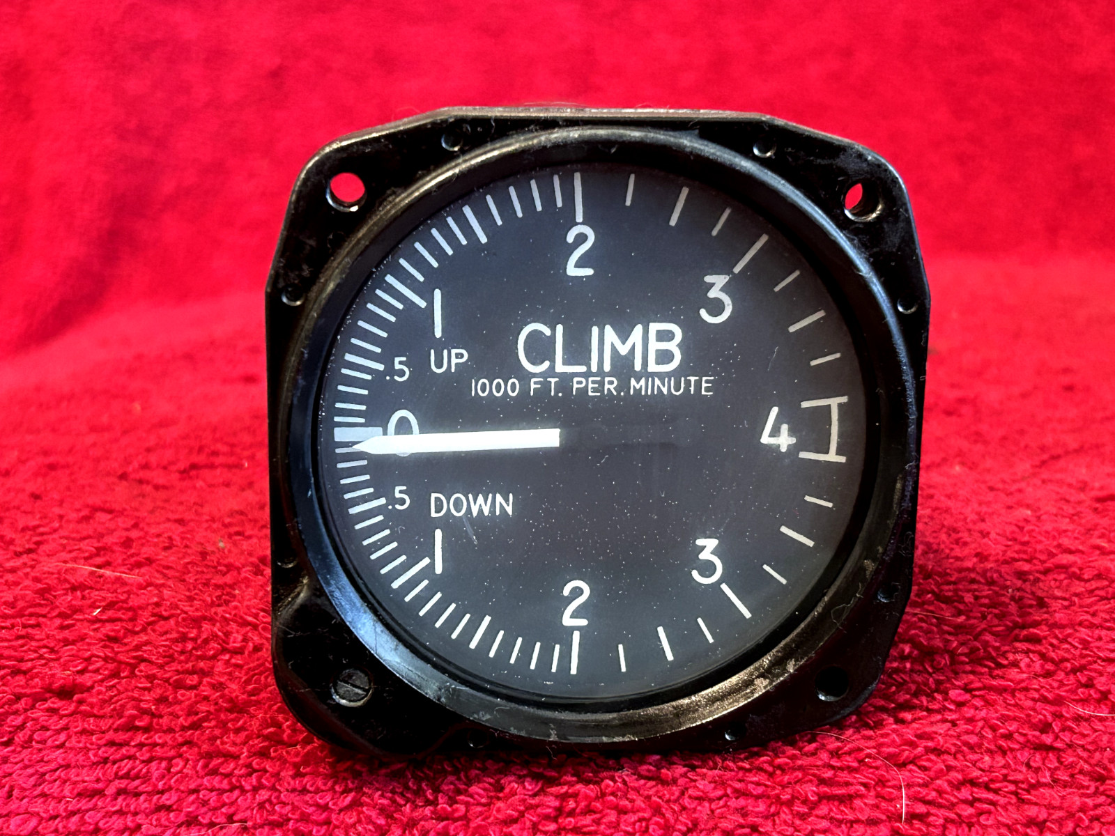 UNITED INSTRUMENTS VERTICAL SPEED INDICATOR P/N 7040T TOKYO INST P/N CA-54-1A
