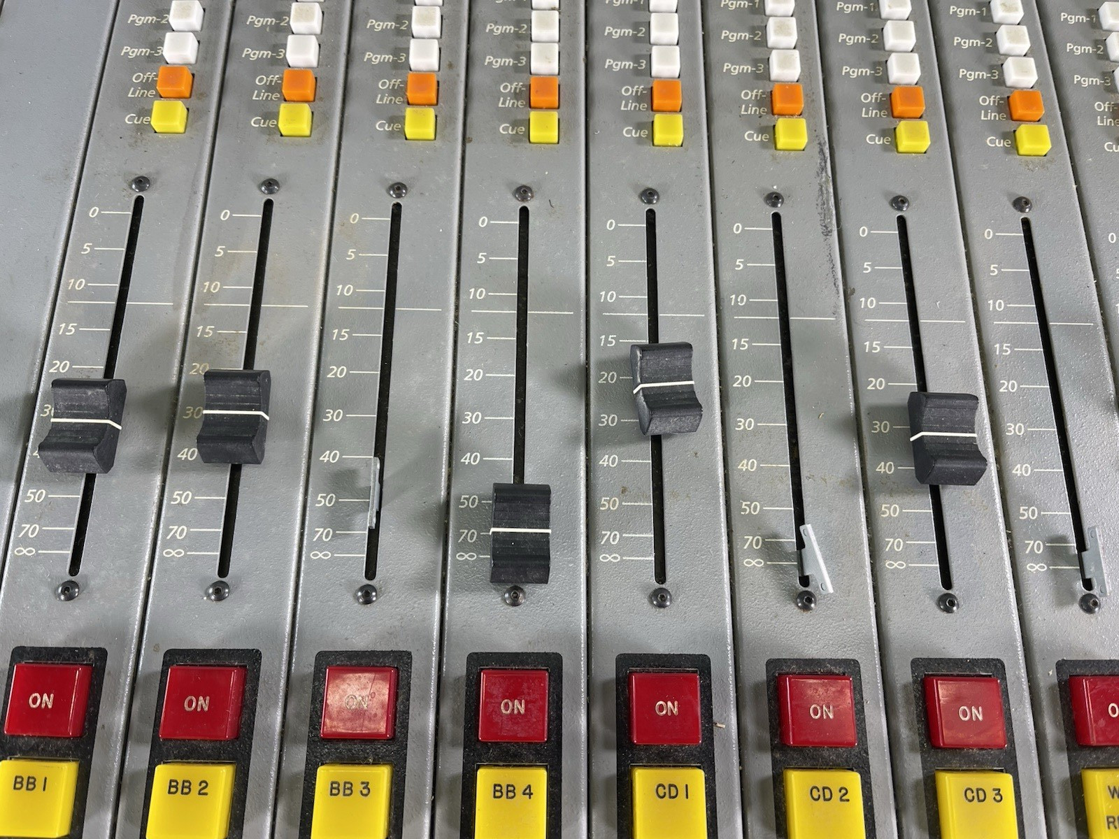PR&E AIRWAVE DIGITAL PROFESSIONAL BROADCAST AUDIO CONSOLE MIXER - (UNTESTED)