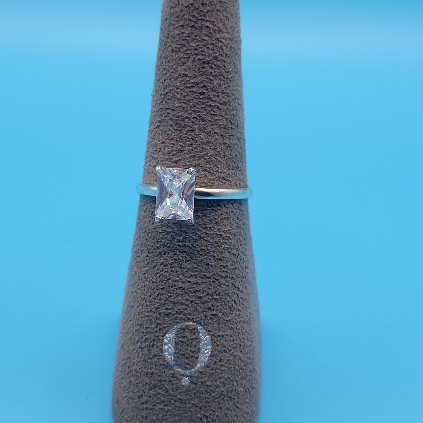 Sterling Silver Clear CZ Center Stone ring Size 7.75