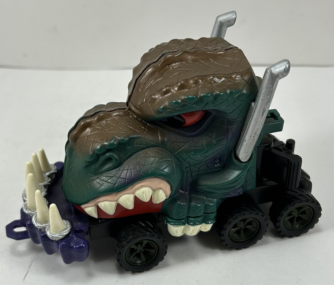 Galoob Toys 1997 Dinosaur Semi Truck Cab Rig Warriors Motosaurus  (C)
