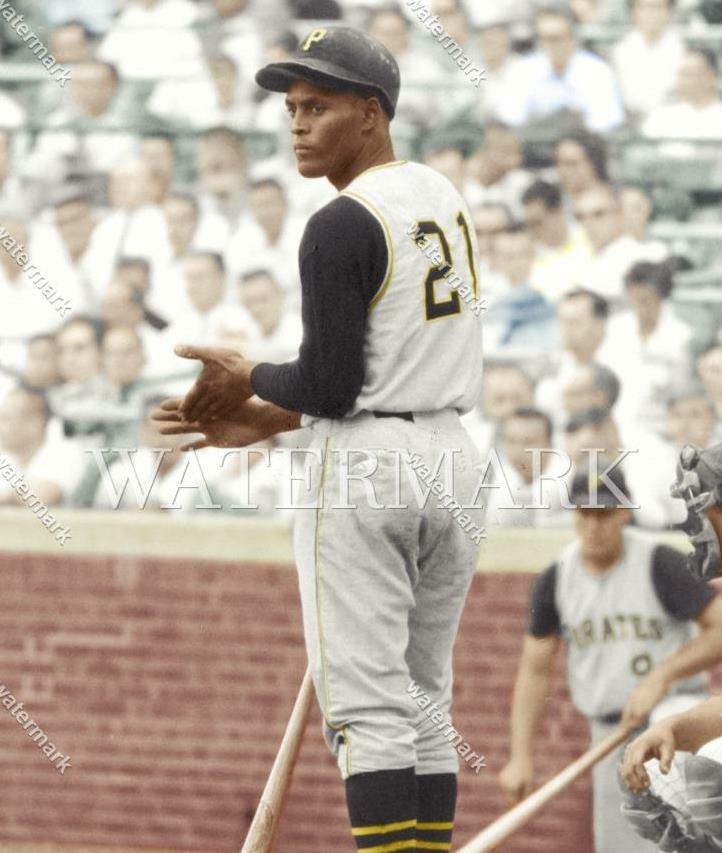 CQ786 Roberto Clemente Pittsburgh Pirates 8x10 11x14 16x20 Colorized Photo