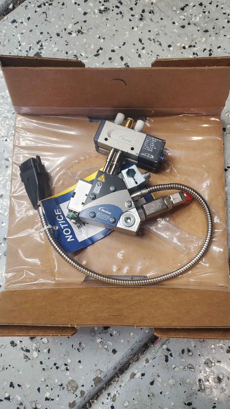 New Nordson  K850003  8529011 Hot Melt Dual glue gun