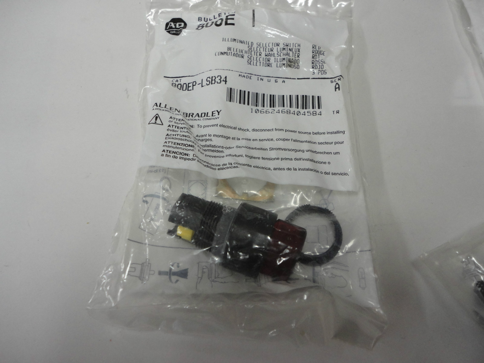 New, Free Ship, Allen Bradley 800EP-LSB34 Ser A Selector Switch Red, Illuminated