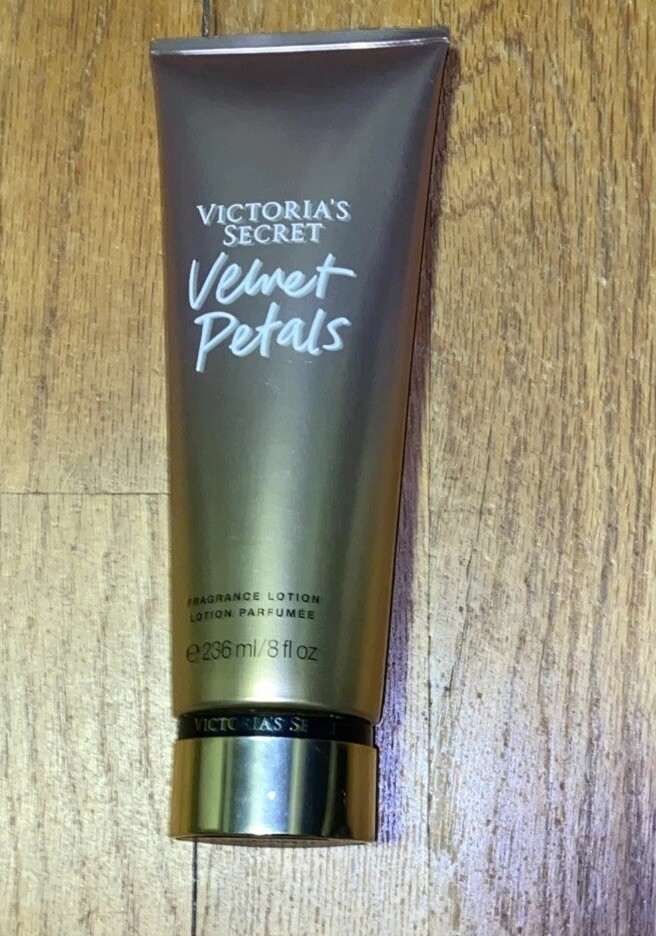Velvet Petals Fragrance Lotion by Victorias Secret for Women - 8 oz Body Lotion✨