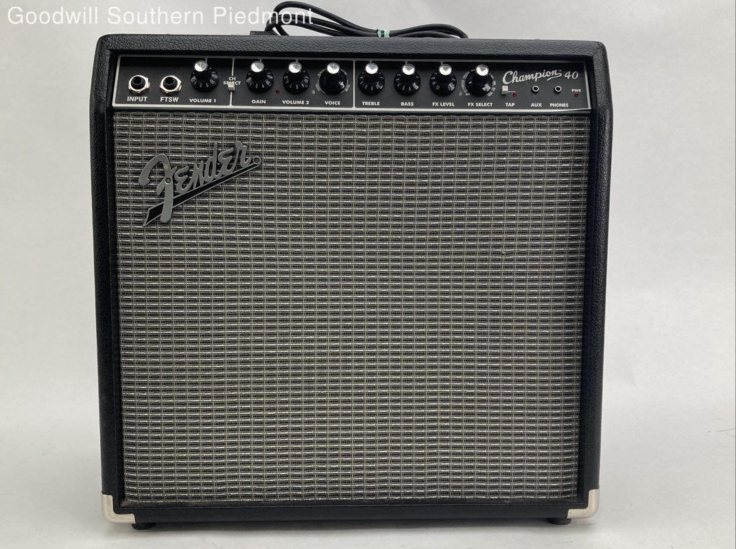 Fender Champion 40 Guitar Amplifier - Tested
