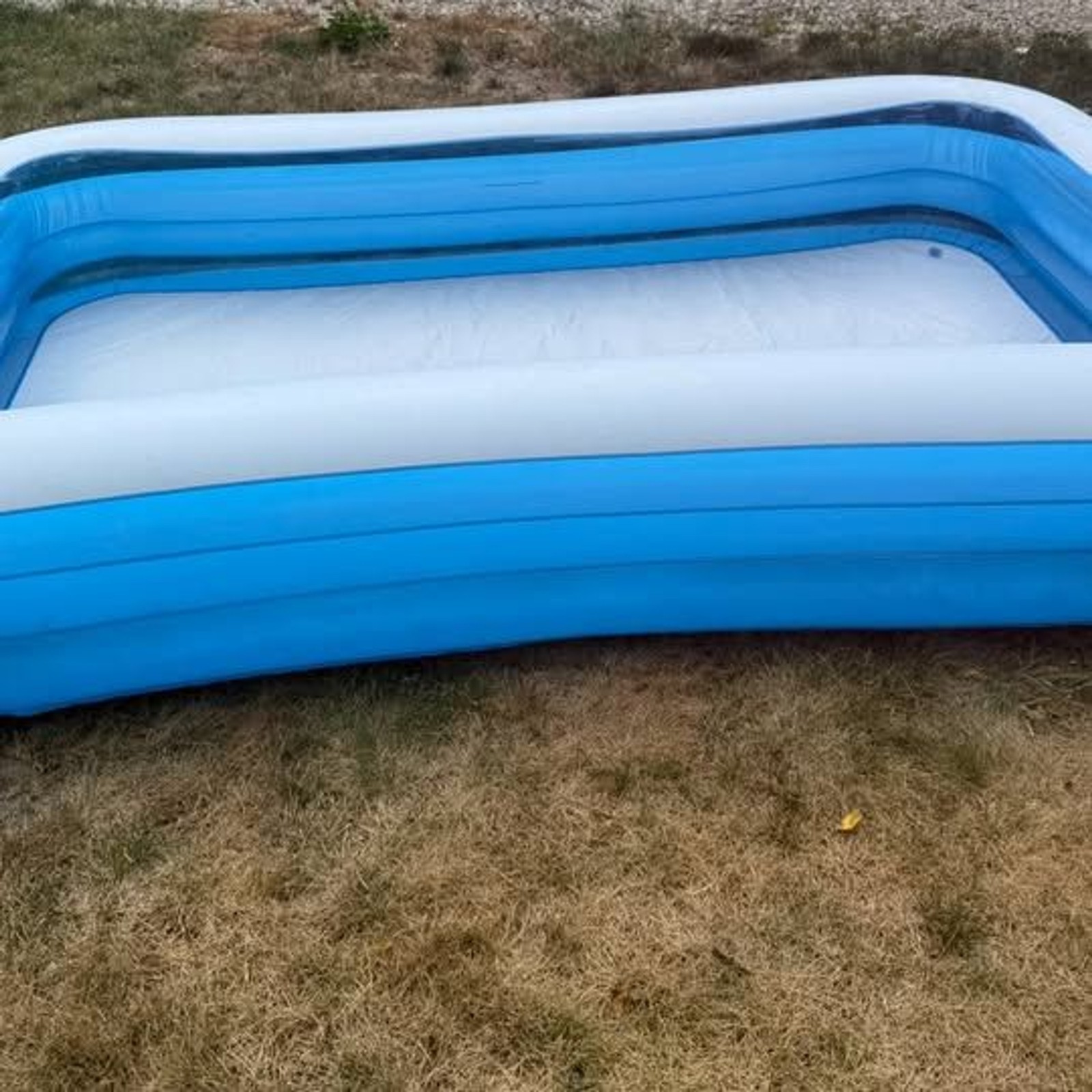 Large inflatable pool family size