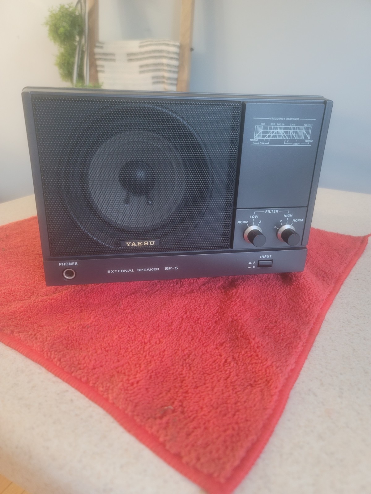 YAESU EXTERNAL  SPEAKER  SP-5 FOR FT 950 1000 AND MORE MODEKS