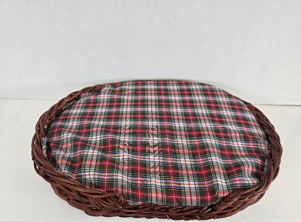 Wicker Basket 12" for your favorite Sandicast Sculpture. In excellent condition