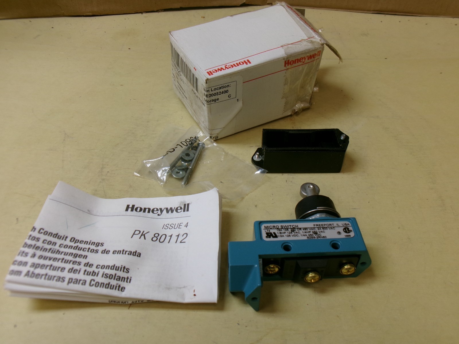 Honeywell BZE6-2RN80 Micro Switch , 15A 125 250 480VAC , 2A 600VAC , 1/8-1/2 HP
