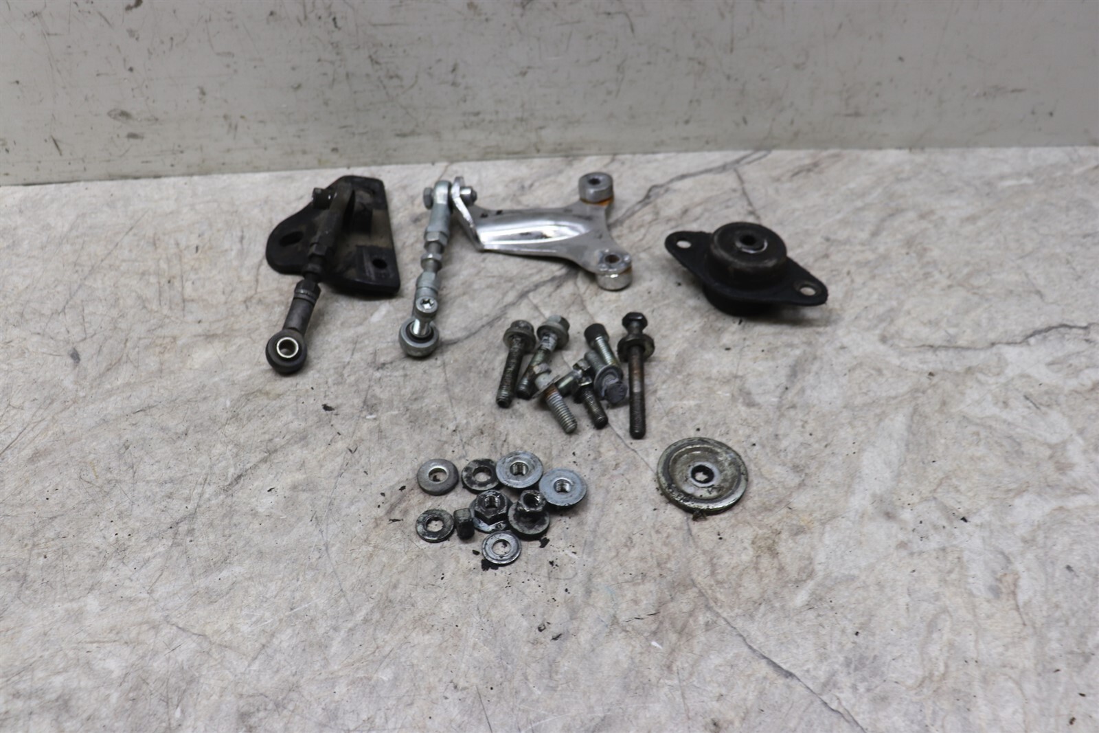 2008 Harley Road King Engine Mounting Bolts & Brackets