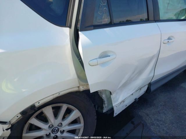 CX-5 2015 Glove Box 4890308