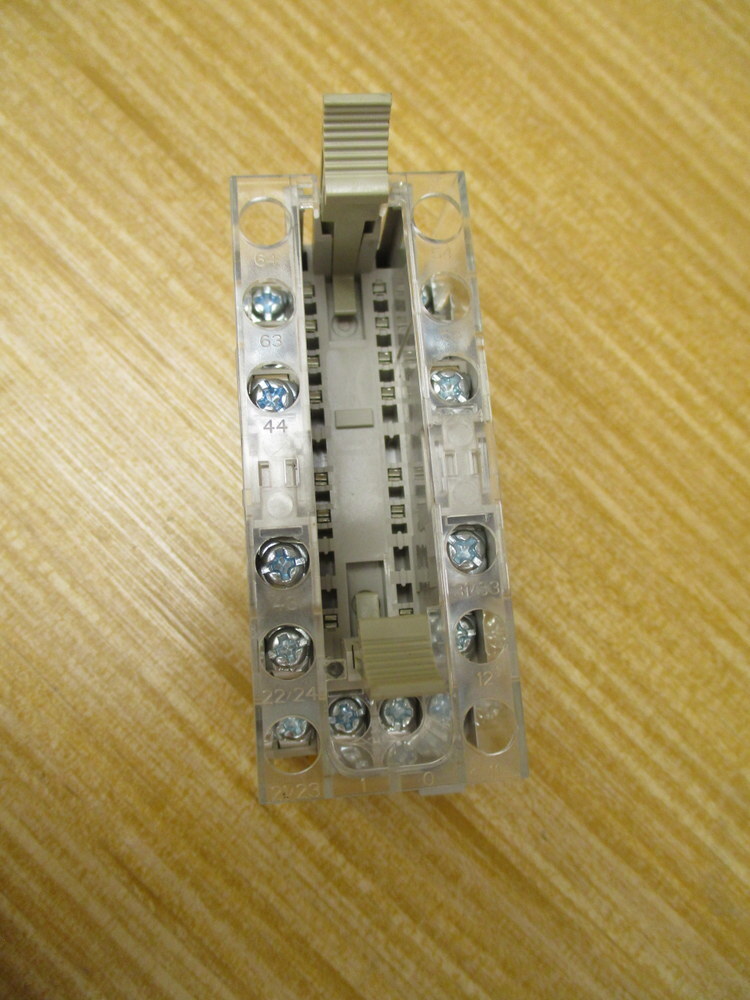 Omron P7SA-14F-ND Relay Socket P7SA14FND W/ Cover