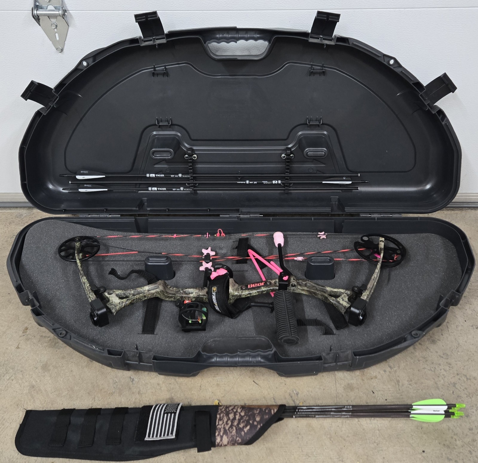 Bear Archery Compound Bow Package - Hard Case Arrows Accessories EUC Bundle