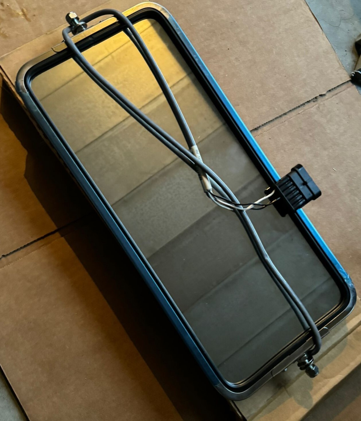 Vintage Freightliner FLT Mirror A22-54810-003