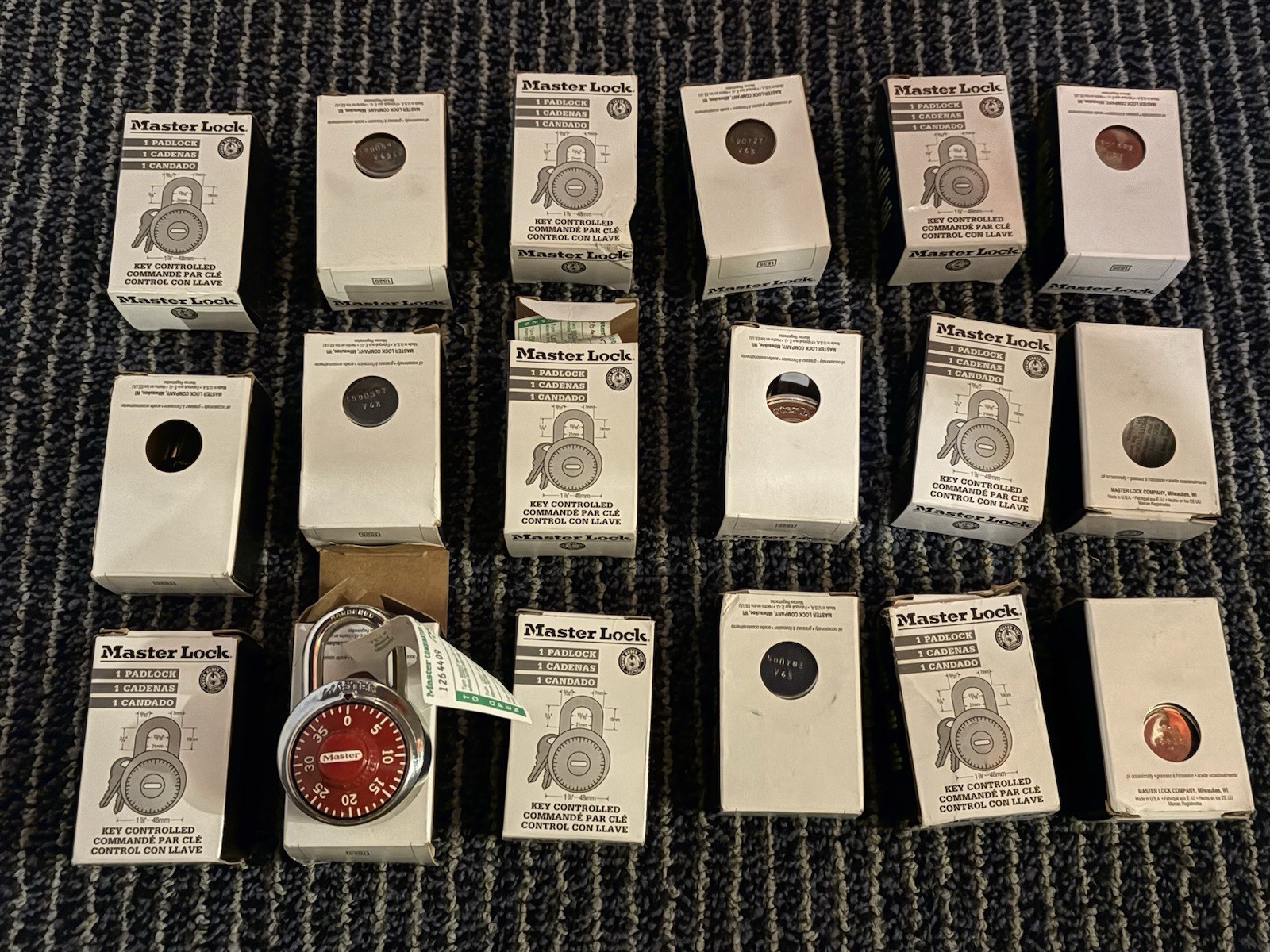 NIB Lot Of 18 1 7/8”Red Master Lock Combination Padlock No Keys 1525