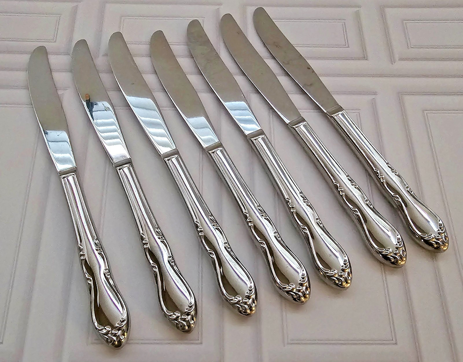Lot of 7 Oneida Simeon L George H Rogers Homestead Stainless Dinner Knives 8.5"