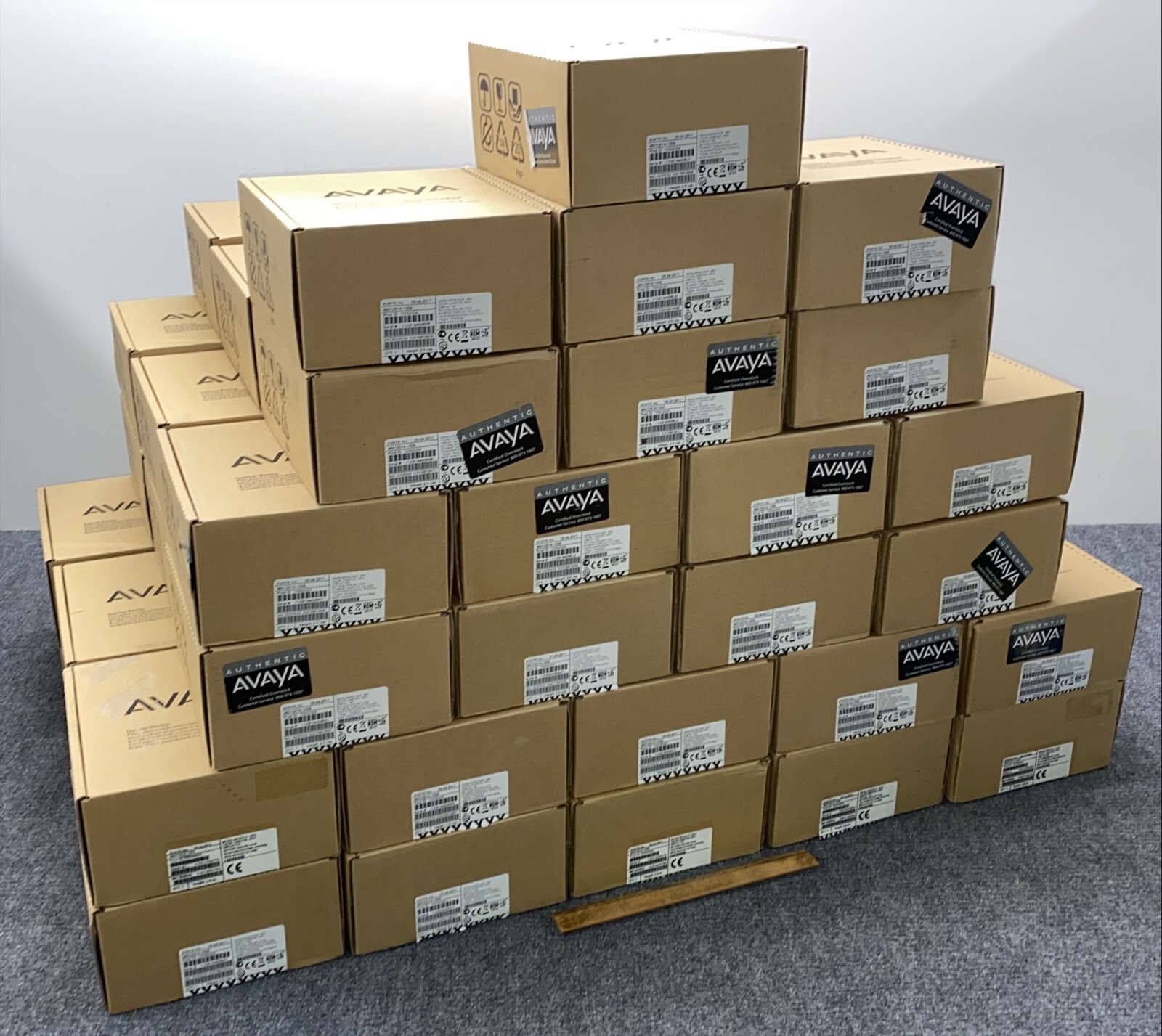 Lot of 67 AVAYA 9601 9601D01A-1009 Digital IP Phones w/ Stands