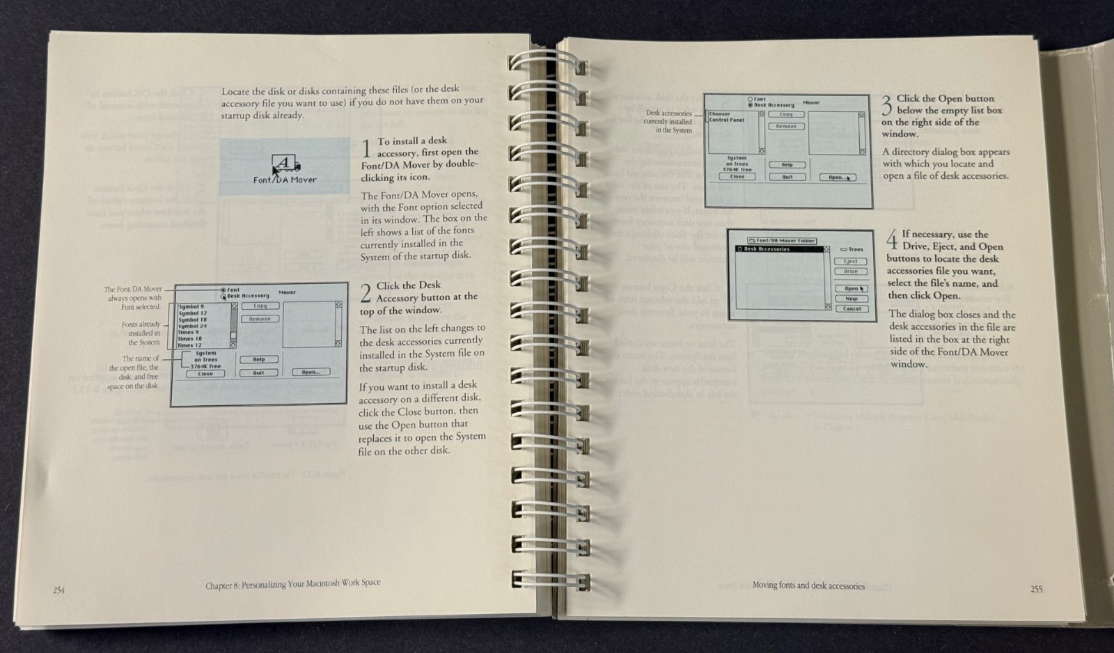 Apple Macintosh Reference Manual 1990. System User’s Guide 030–4015-A MINT