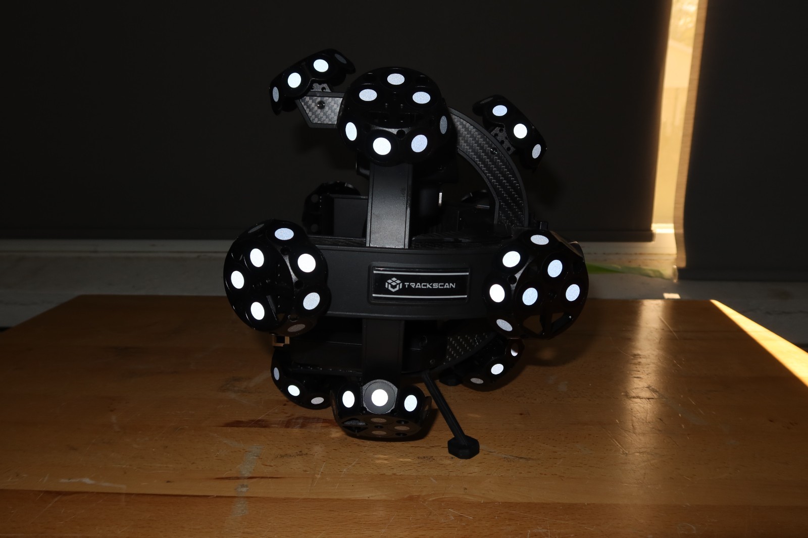 SCANTECH TrackScan Sharp Optical 3D Scanner – Laser Scanner – Great Condition