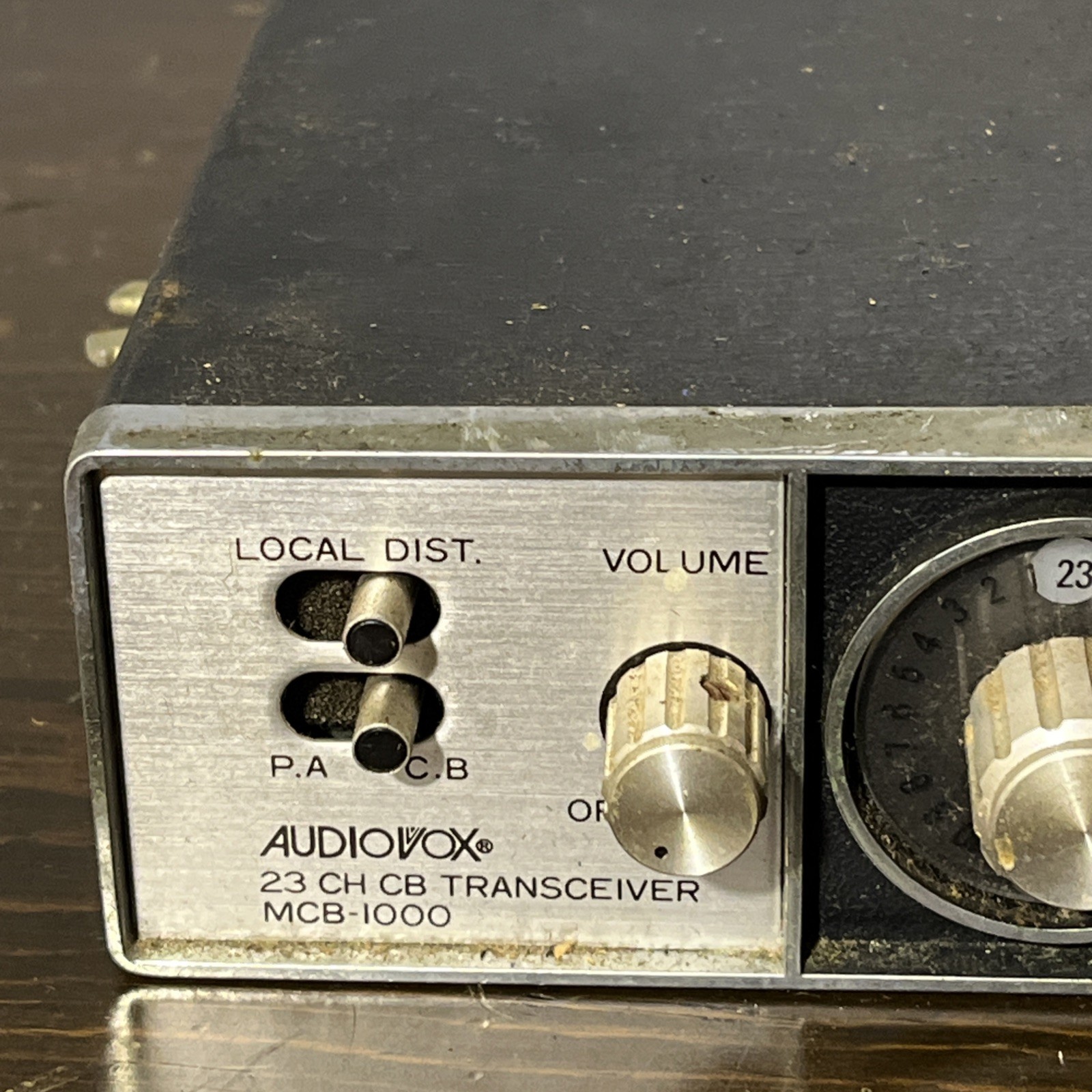Audiovox MCB-1000 CB Radio Transceiver 23 Channel - Powers On