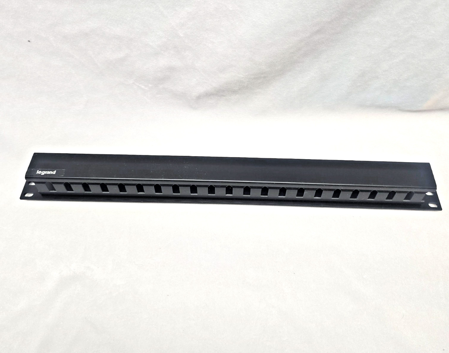 Legrand 19 Inch Closed Cover Finger Duct Cable Management Panel