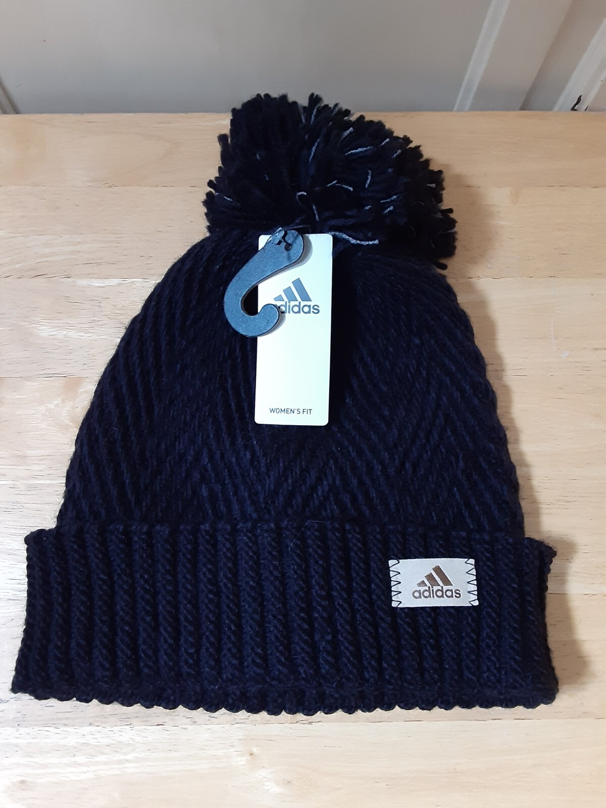 Adidas Twilight 4 Ballie Woman's Pom Beanie One Size  NEW WITH TAGS