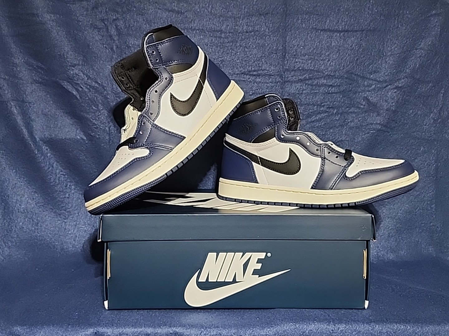 Nike Men's Air Jordan 1 Retro High-Top OG, Navy/Wht/Blk. DZ5485-401, Size 5