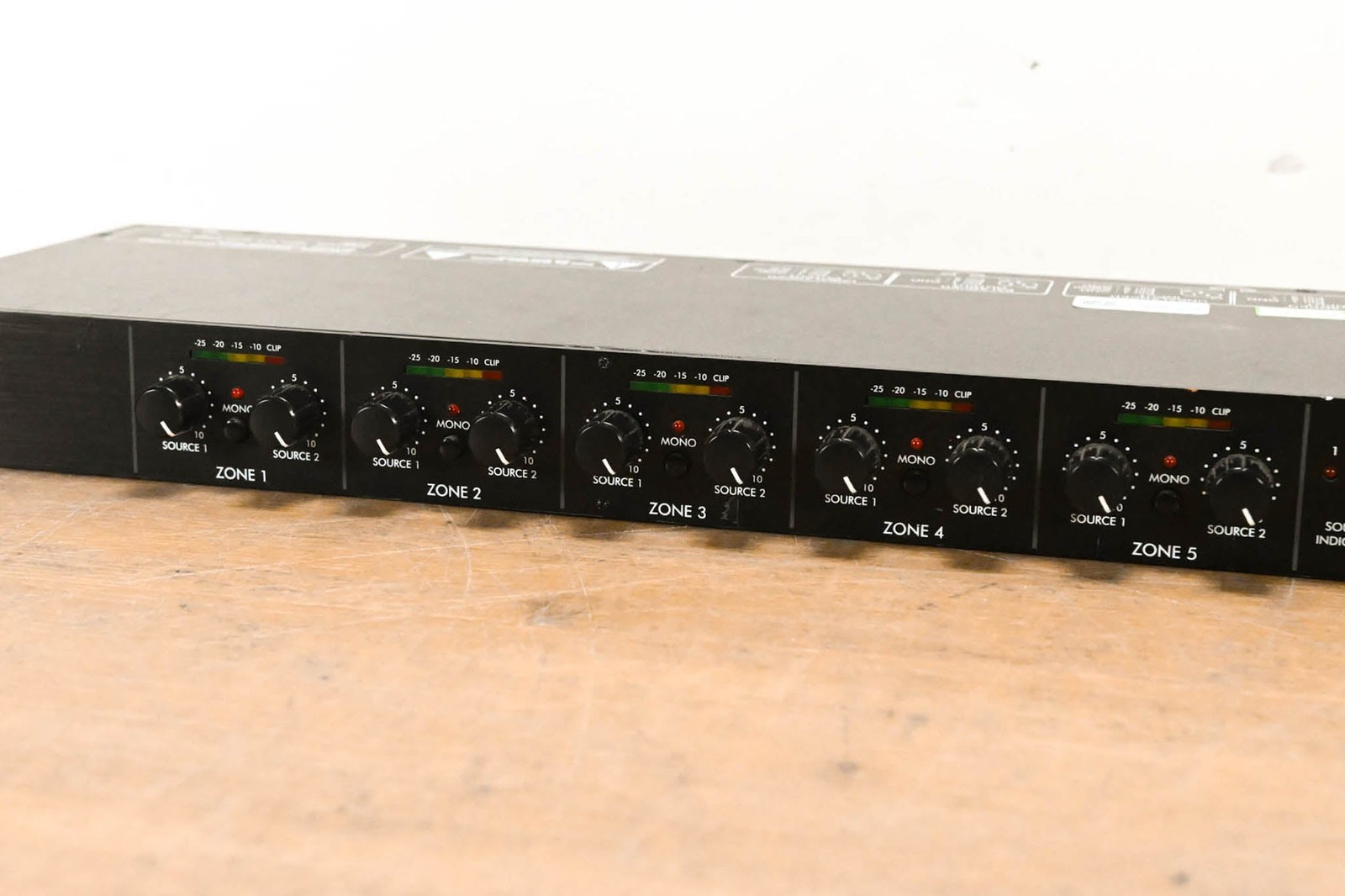 ART MX225 Five-Zone Distribution Mixer CG01154