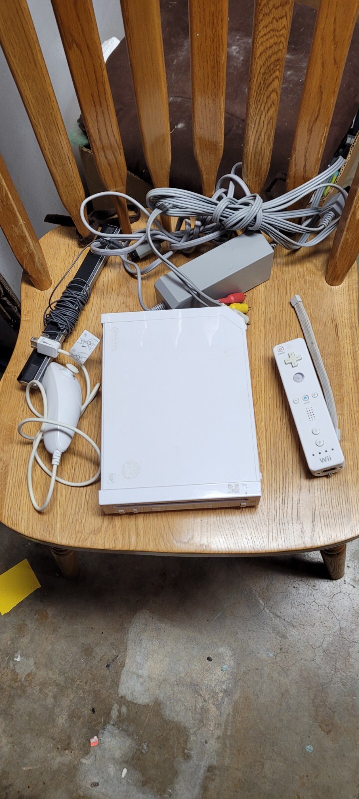 Nintendo Wii Console Bundle Tested Works Complete With 1 Remote And Nunchuck