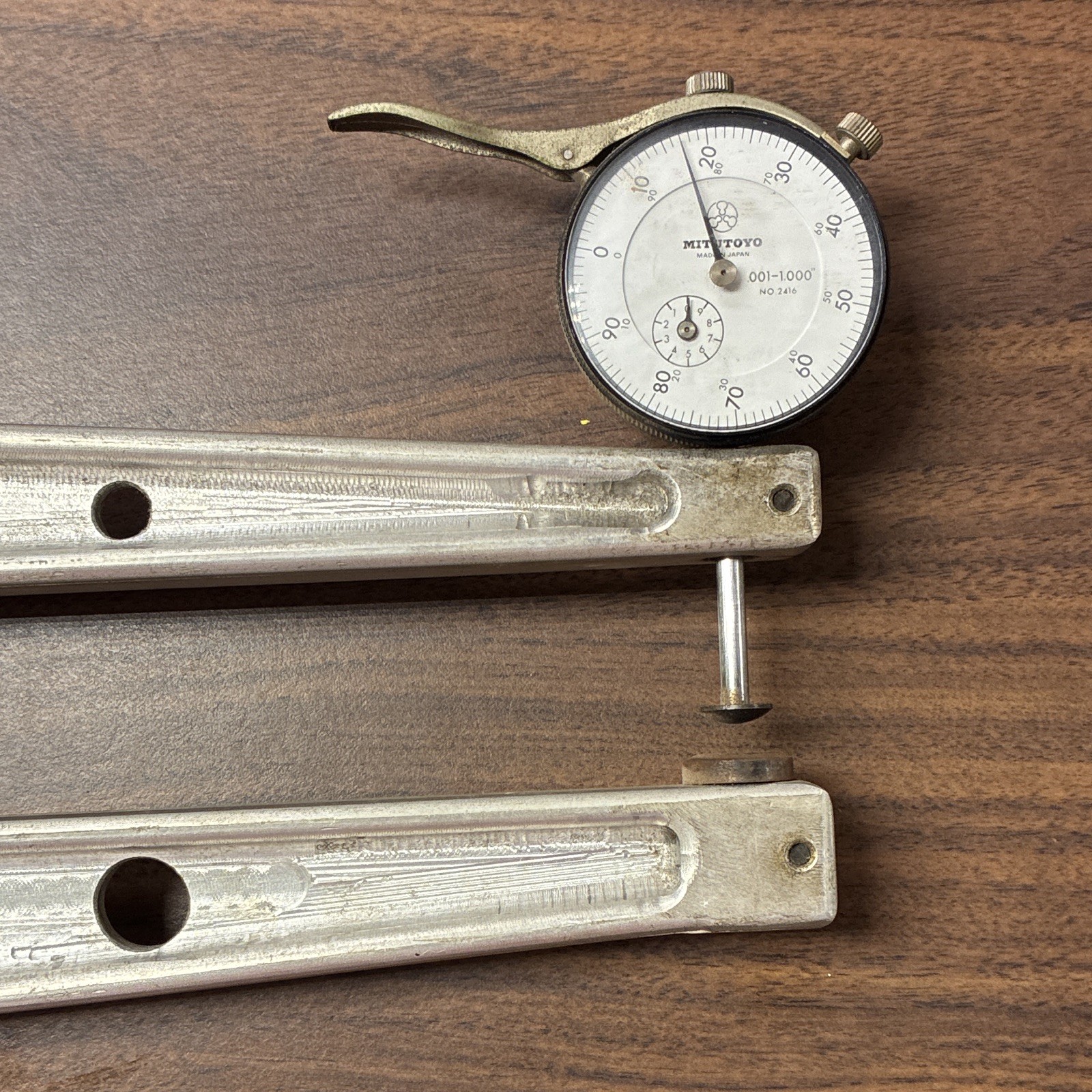 Mitutoyo Dial Indicator Gauge 0-100, MPN 2416, No. 2416 Measuring Indicator