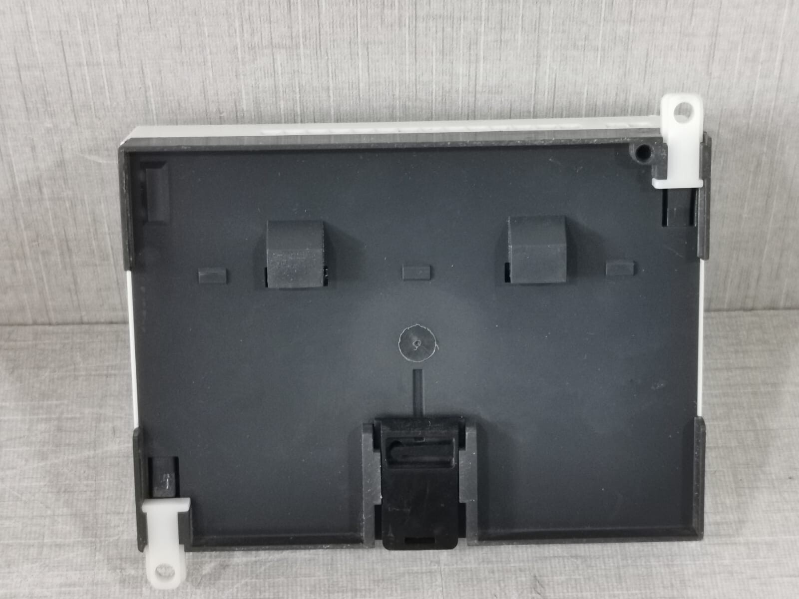 SCHNEIDER ELECTRIC ZELIO SR2 E201BD COMPACT SMART RELAY