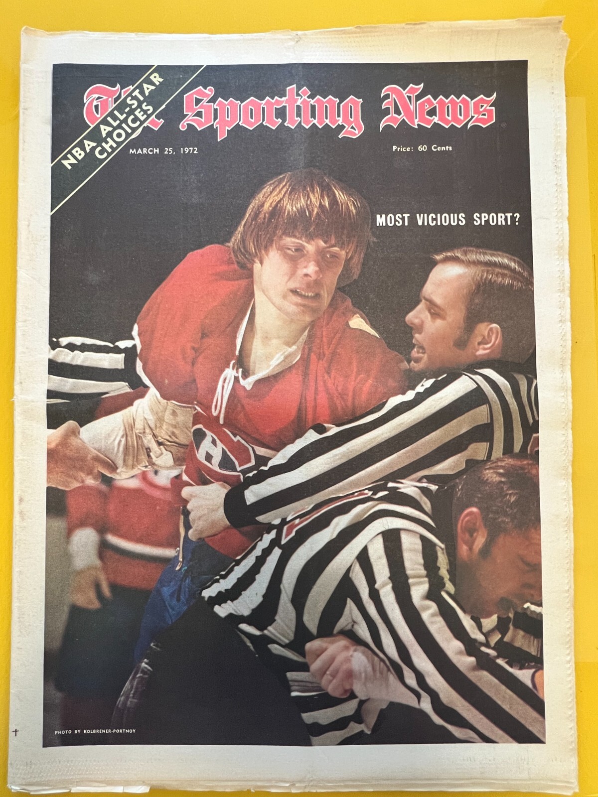 The Sporting News March 25, 1972 - Marc Tardif - Montreal Canadiens - NHL