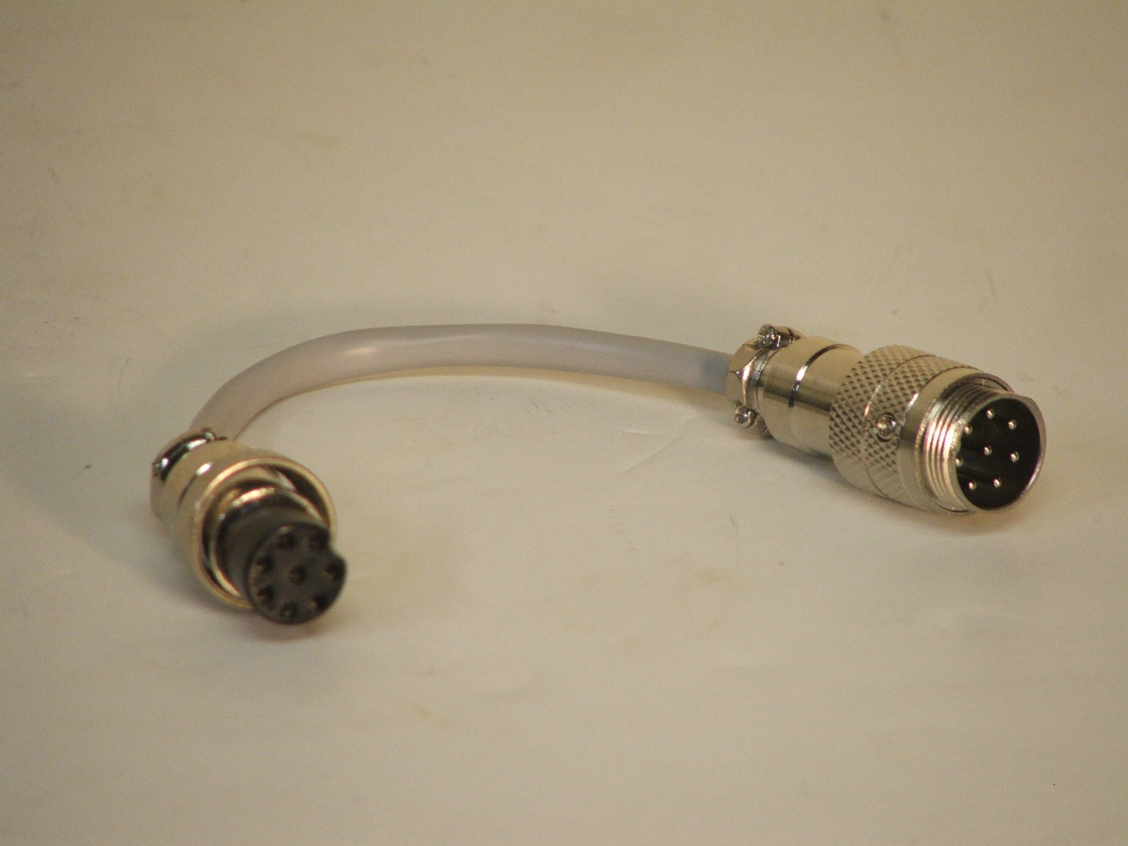 Yaesu 8 Pin Round To Alinco 8 Pin Round Mic Adapter #25A