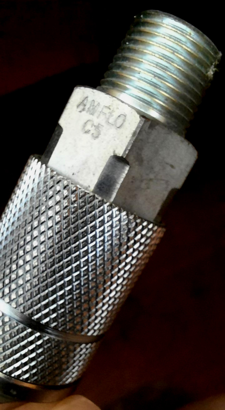 Amflo C5 - 3/8" Coupler w/ 3/8" T Design x 3/8" MNPT Steel