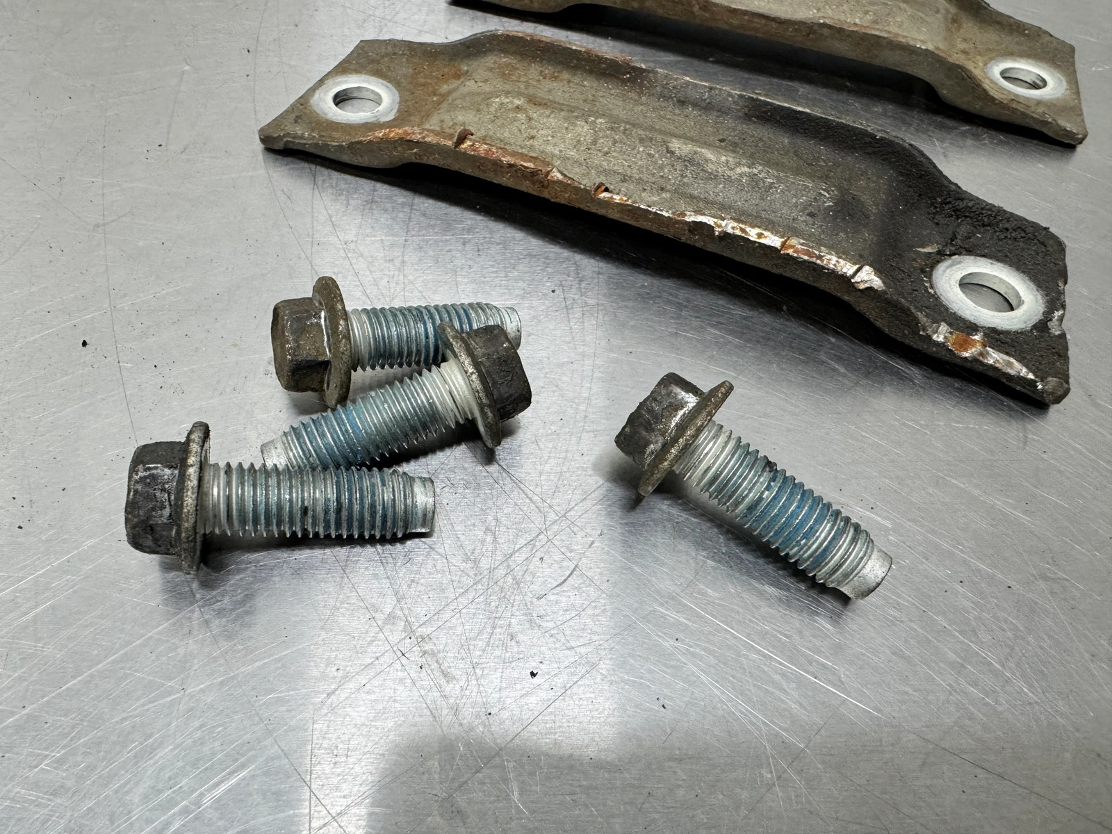 1998-2004 CORVETTE C5 REAR LEAF SPRING HARDWARE 24-01